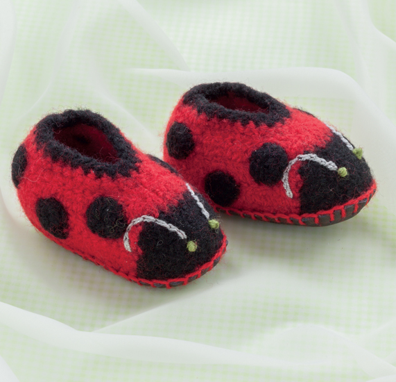 Final B1276 Crochet Baby Shoes.indd